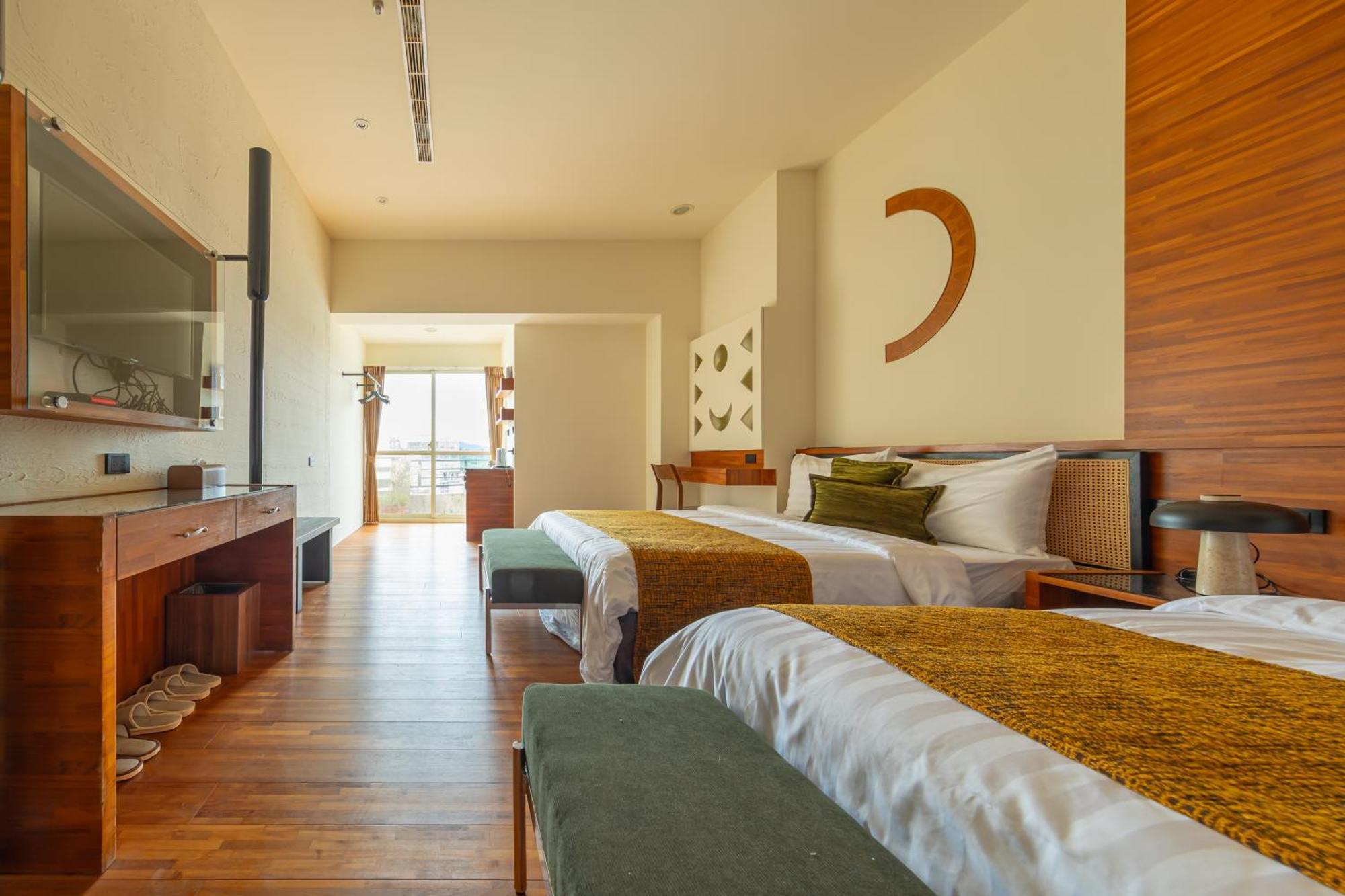 Sun Moon Lake Itathao Vacation Inn With Elevator Yuchi Bagian luar foto
