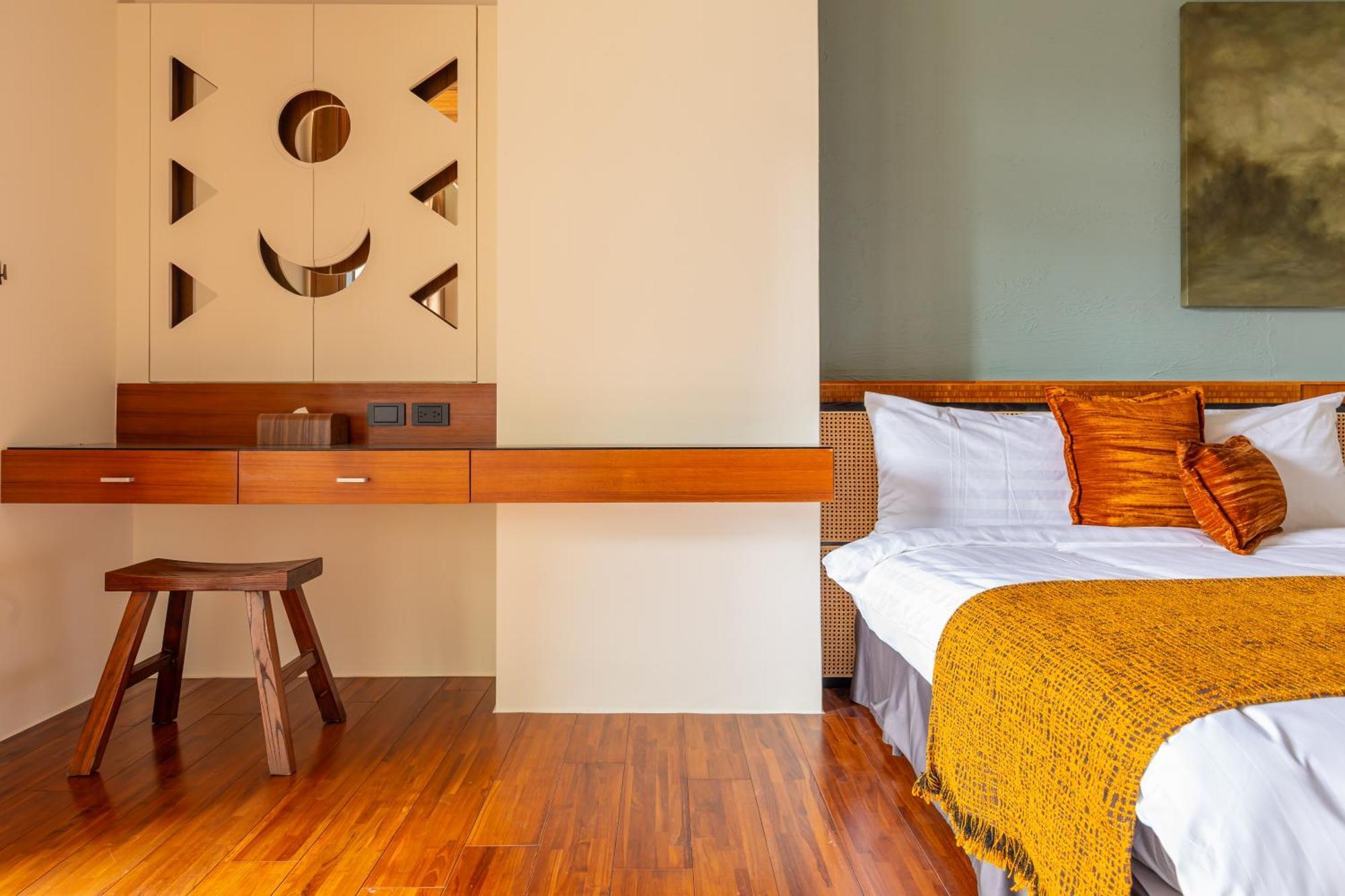 Sun Moon Lake Itathao Vacation Inn With Elevator Yuchi Bagian luar foto