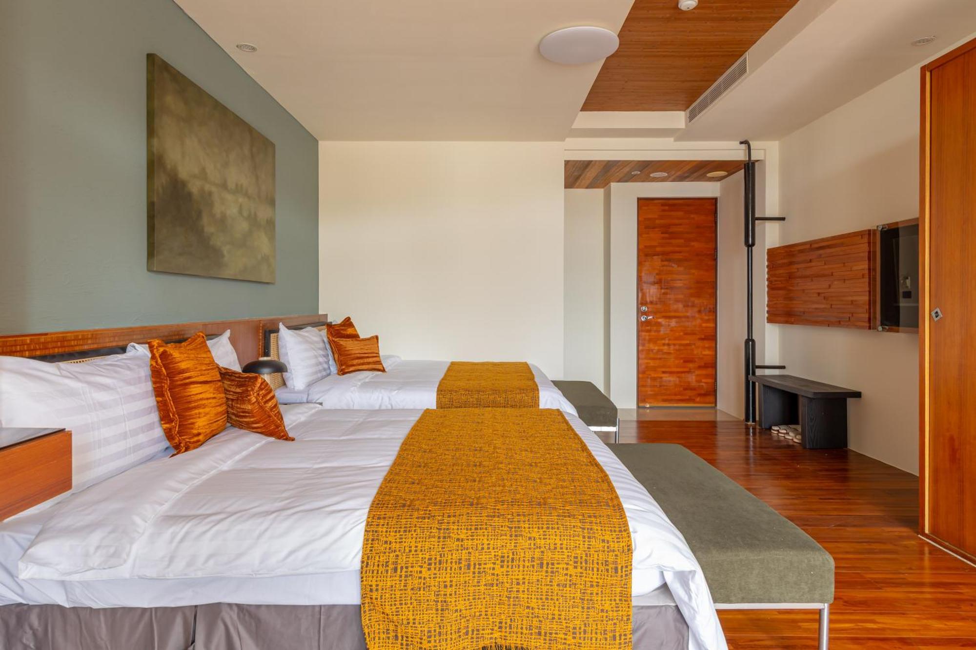 Sun Moon Lake Itathao Vacation Inn With Elevator Yuchi Bagian luar foto