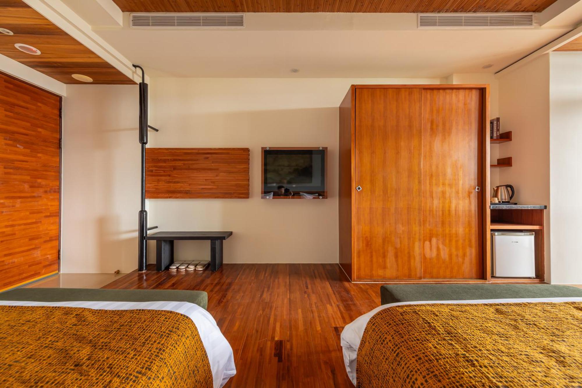 Sun Moon Lake Itathao Vacation Inn With Elevator Yuchi Bagian luar foto