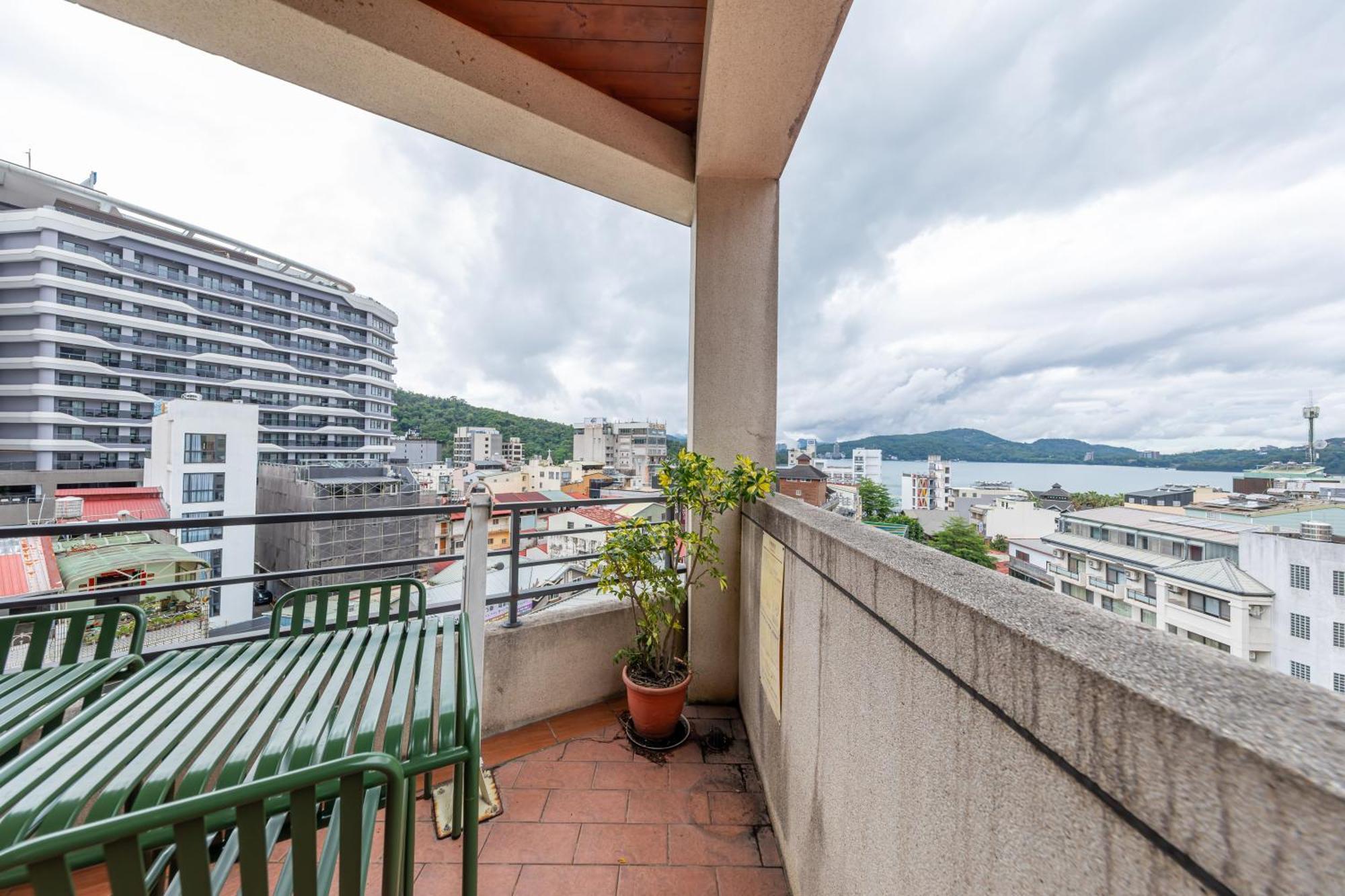 Sun Moon Lake Itathao Vacation Inn With Elevator Yuchi Bagian luar foto