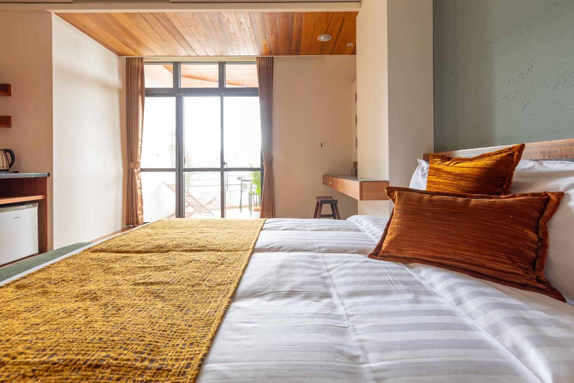 Sun Moon Lake Itathao Vacation Inn With Elevator Yuchi Bagian luar foto