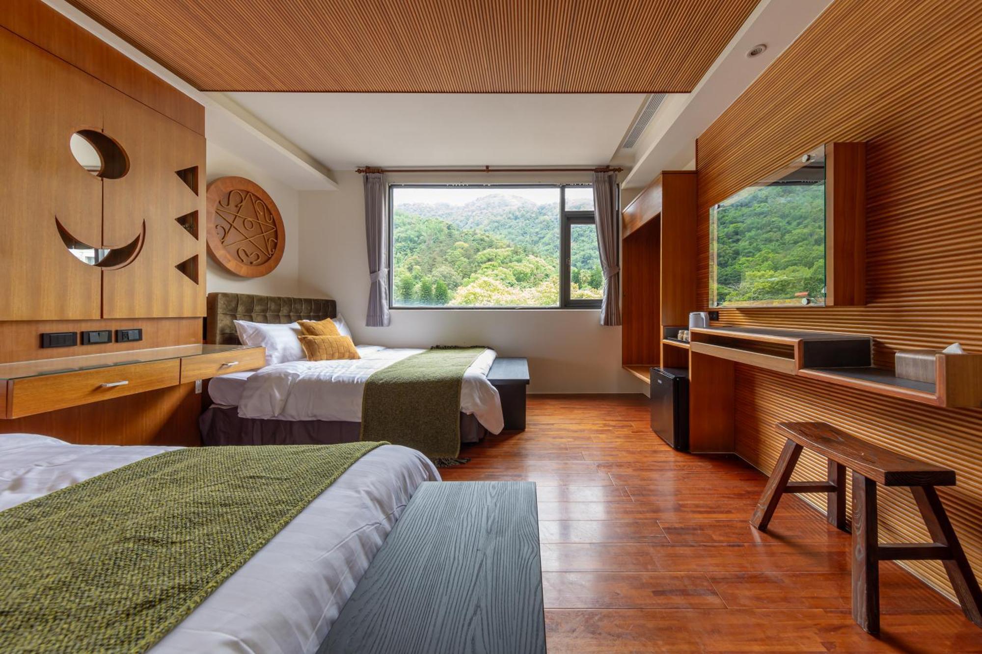 Sun Moon Lake Itathao Vacation Inn With Elevator Yuchi Bagian luar foto