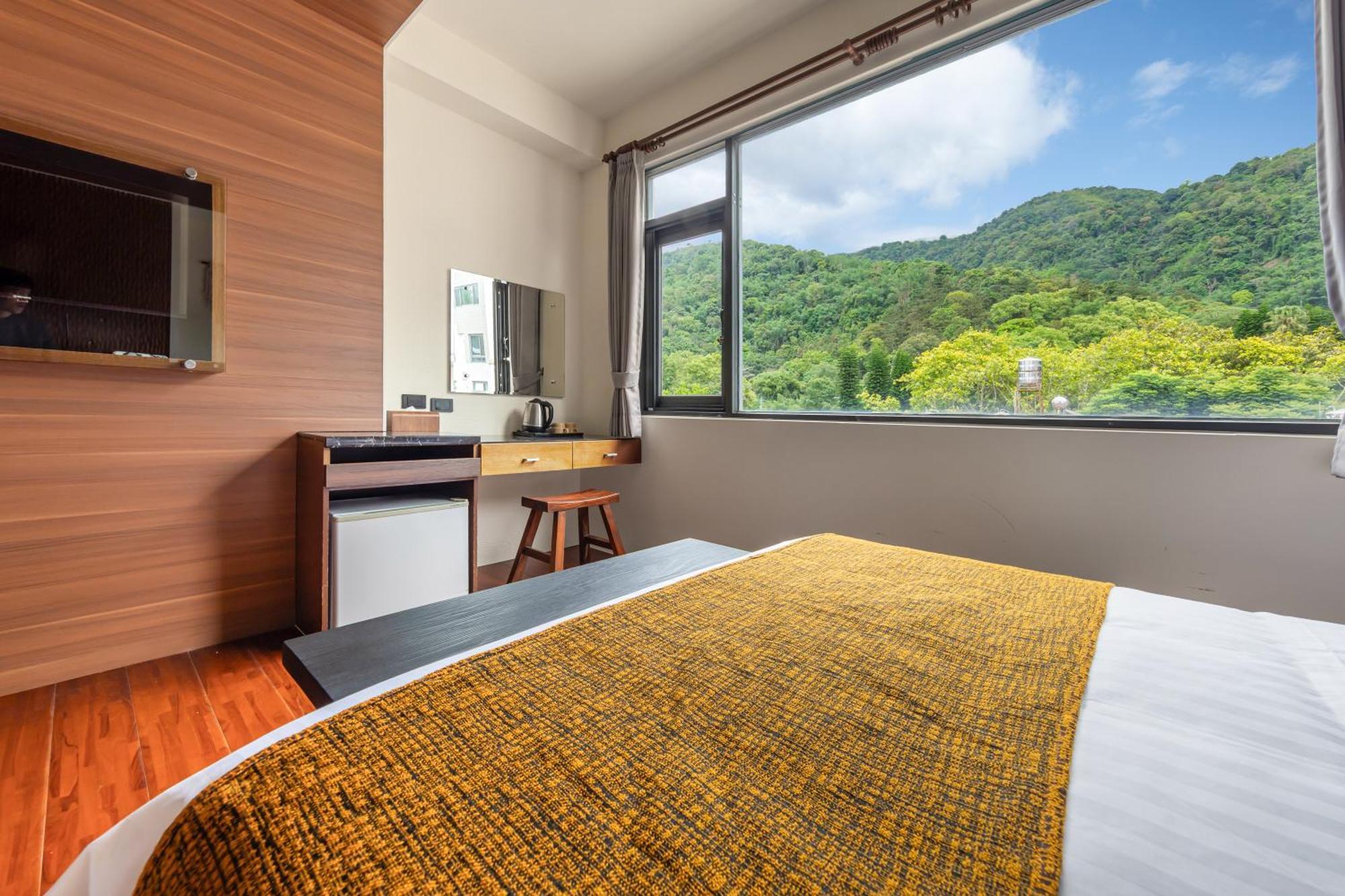 Sun Moon Lake Itathao Vacation Inn With Elevator Yuchi Bagian luar foto