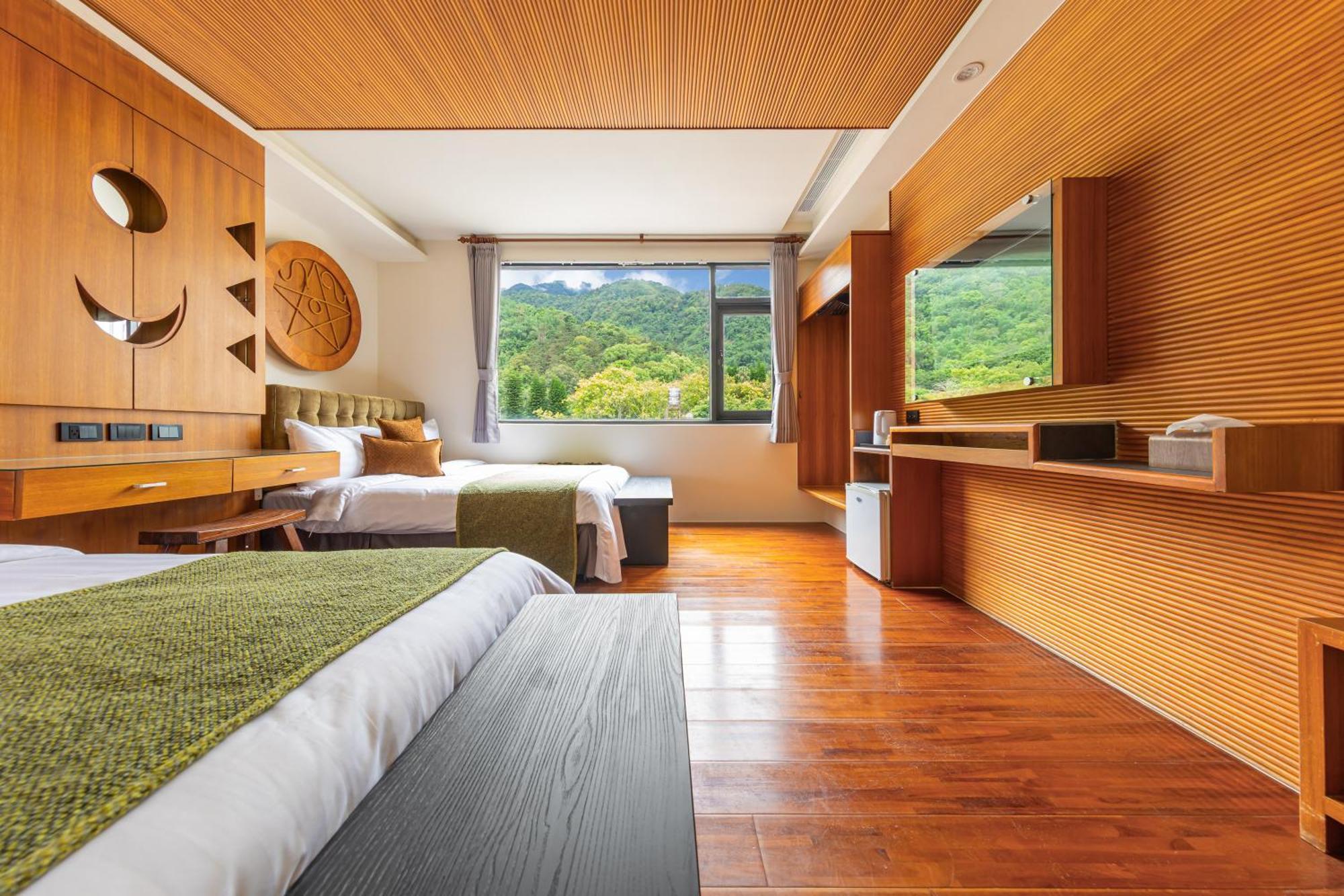 Sun Moon Lake Itathao Vacation Inn With Elevator Yuchi Bagian luar foto