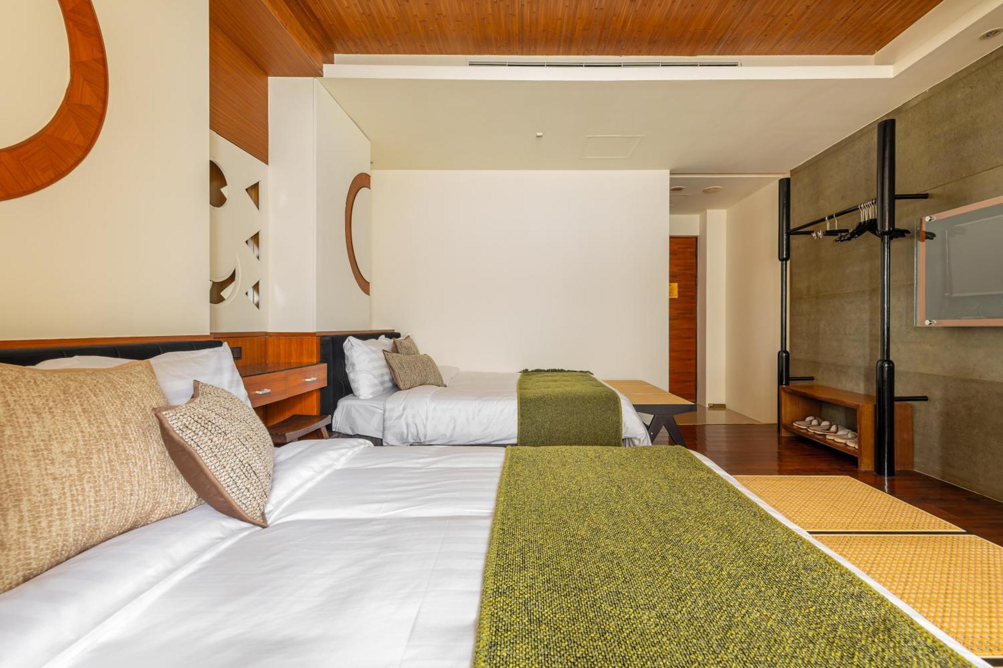 Sun Moon Lake Itathao Vacation Inn With Elevator Yuchi Bagian luar foto