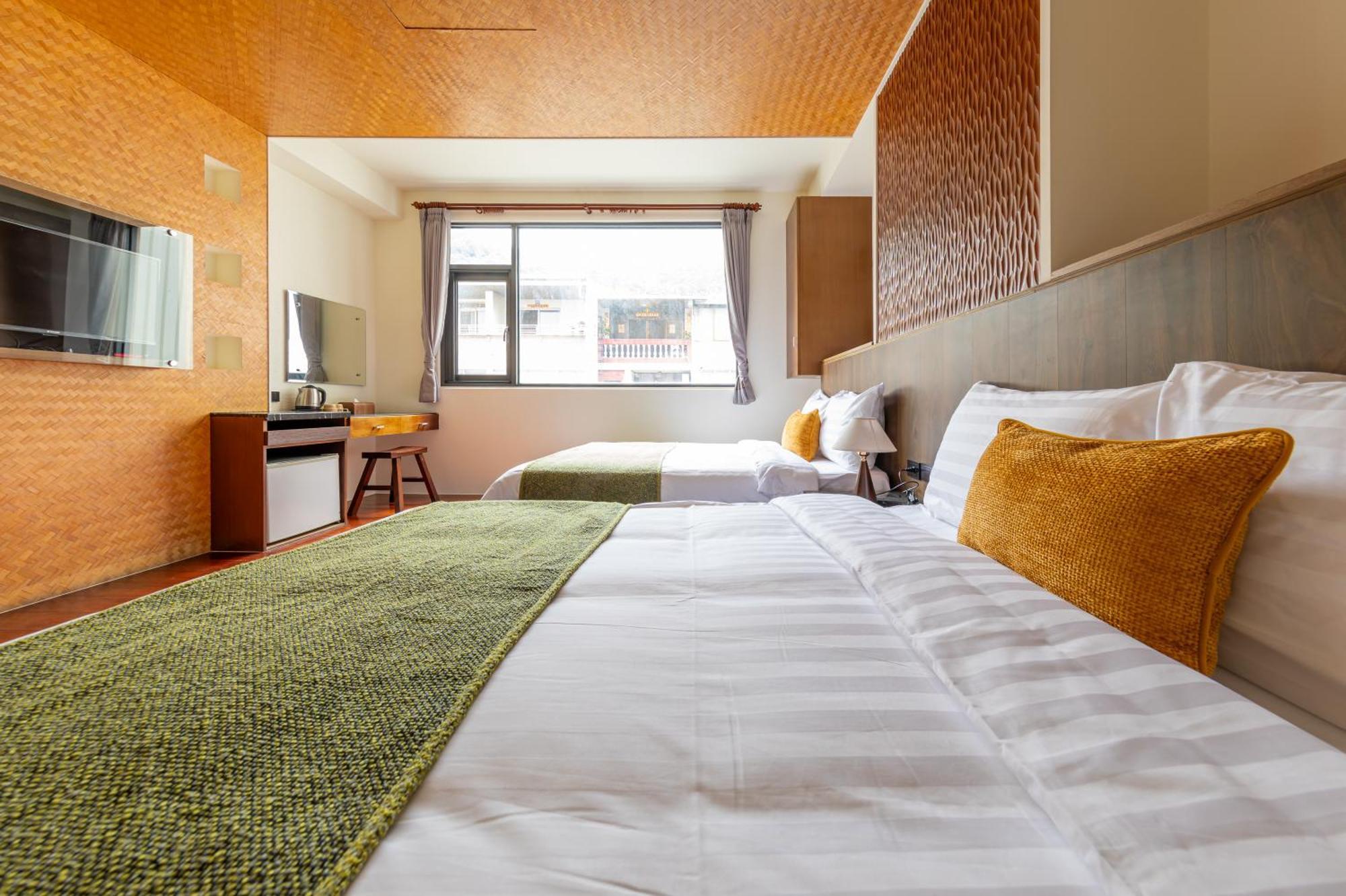 Sun Moon Lake Itathao Vacation Inn With Elevator Yuchi Bagian luar foto