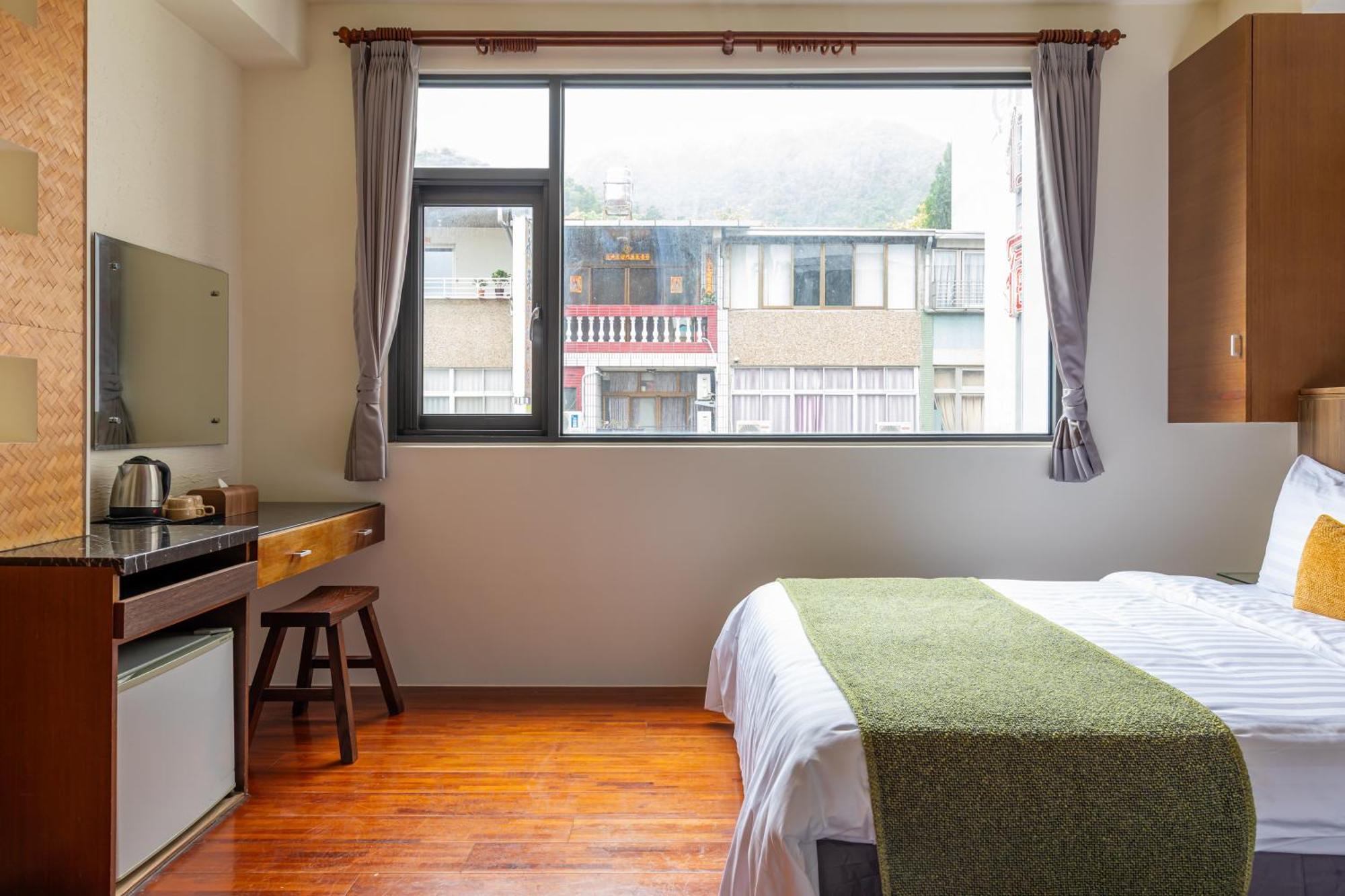 Sun Moon Lake Itathao Vacation Inn With Elevator Yuchi Bagian luar foto