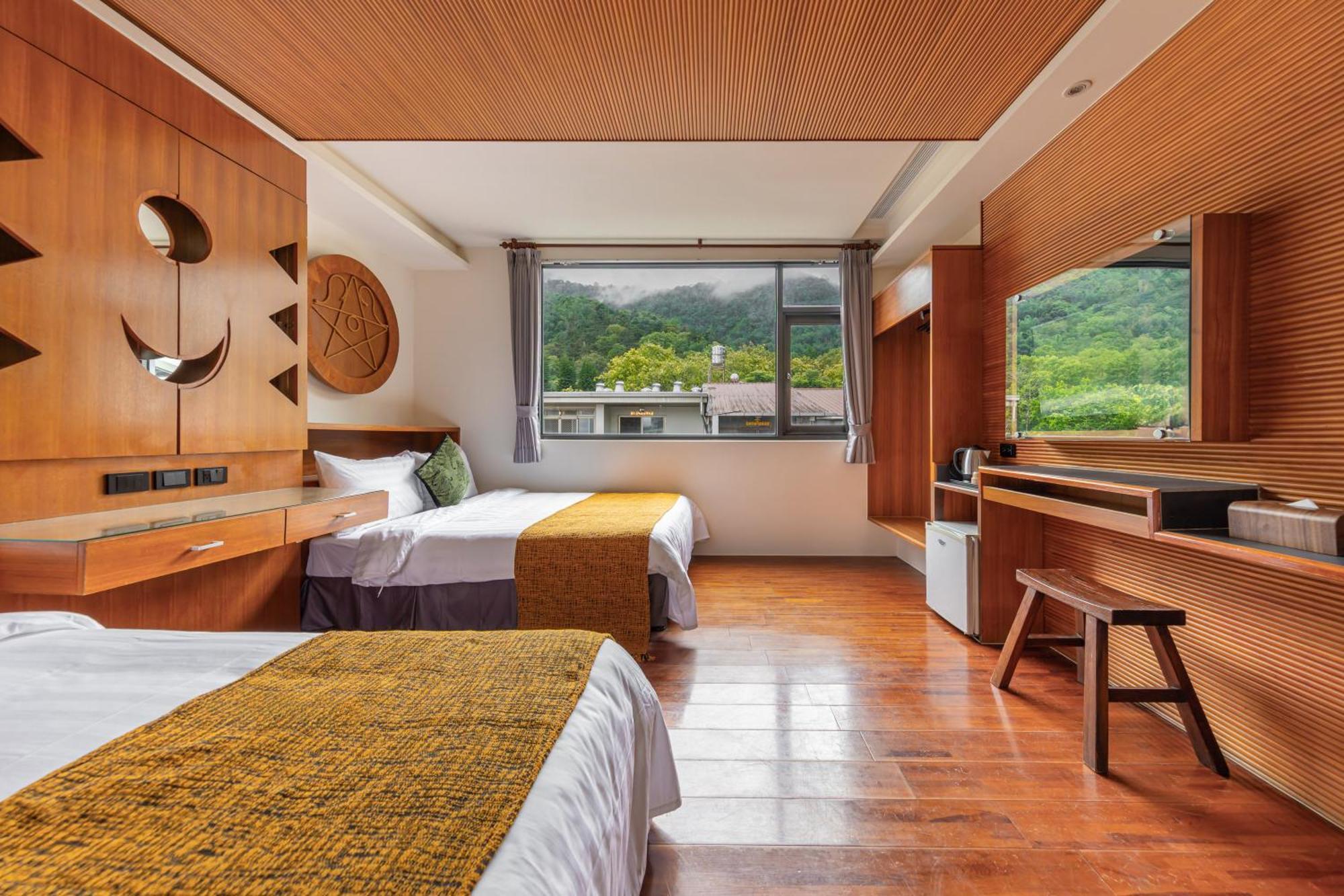 Sun Moon Lake Itathao Vacation Inn With Elevator Yuchi Bagian luar foto