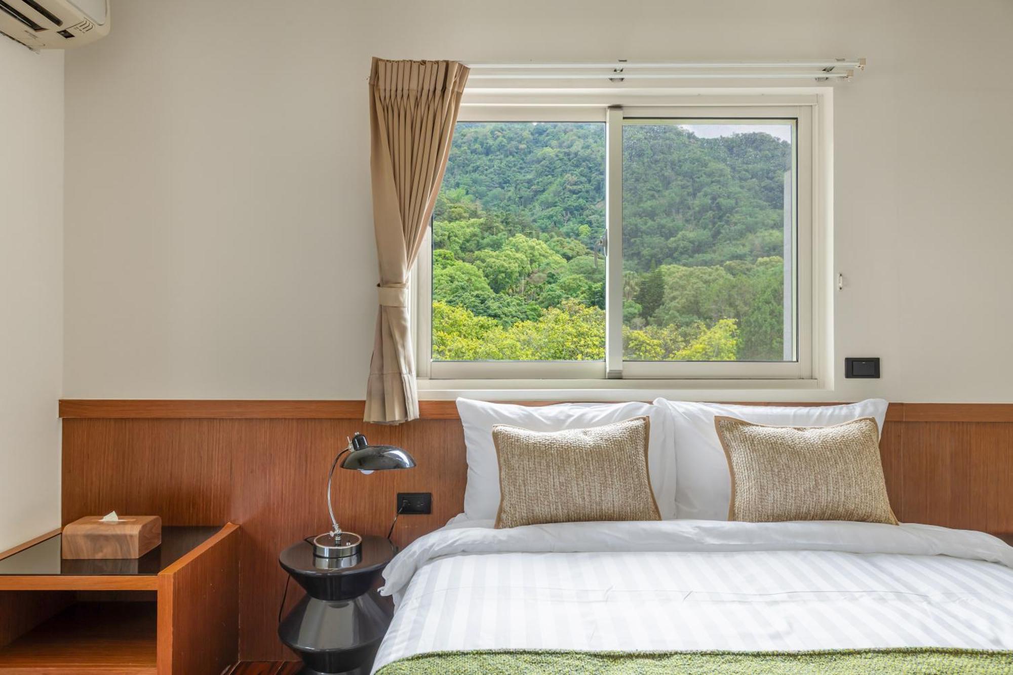 Sun Moon Lake Itathao Vacation Inn With Elevator Yuchi Bagian luar foto