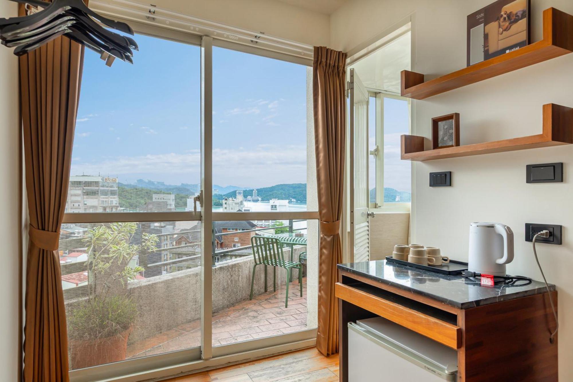 Sun Moon Lake Itathao Vacation Inn With Elevator Yuchi Bagian luar foto
