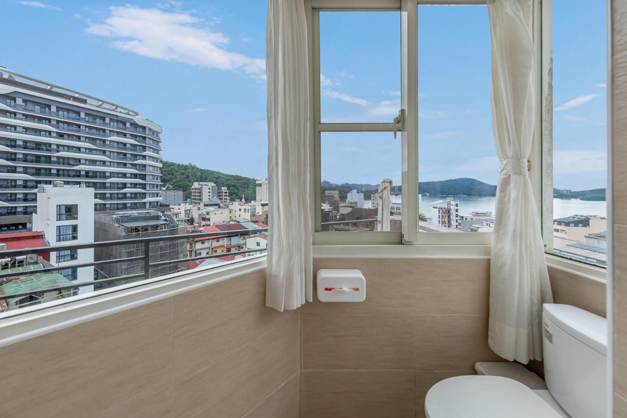 Sun Moon Lake Itathao Vacation Inn With Elevator Yuchi Bagian luar foto