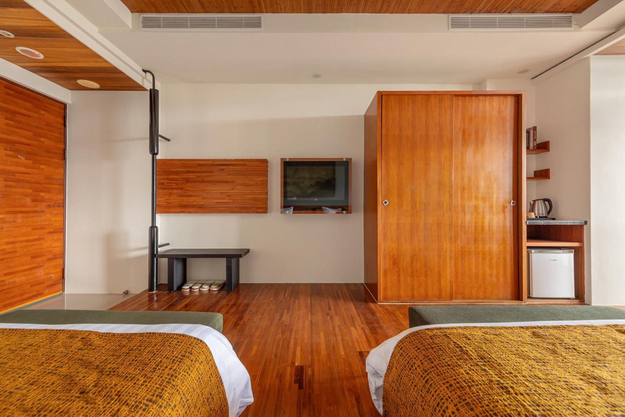 Sun Moon Lake Itathao Vacation Inn With Elevator Yuchi Bagian luar foto