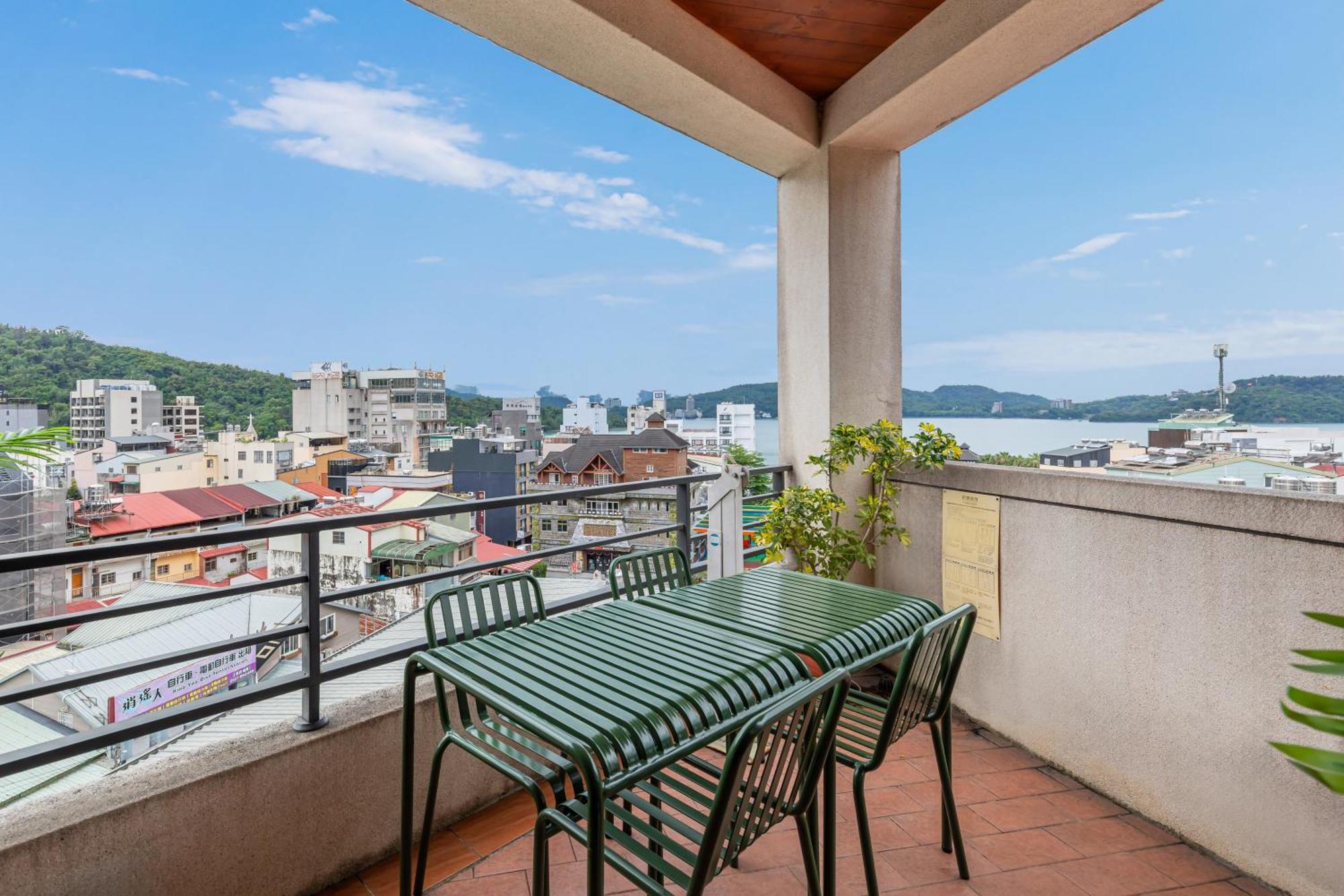 Sun Moon Lake Itathao Vacation Inn With Elevator Yuchi Bagian luar foto