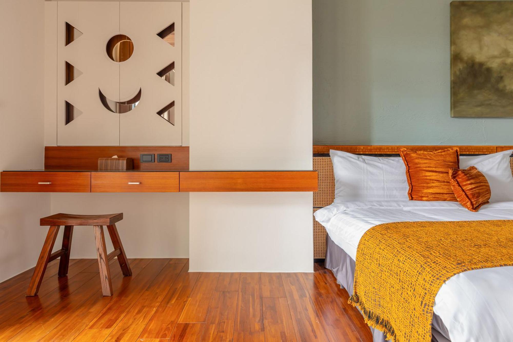 Sun Moon Lake Itathao Vacation Inn With Elevator Yuchi Bagian luar foto