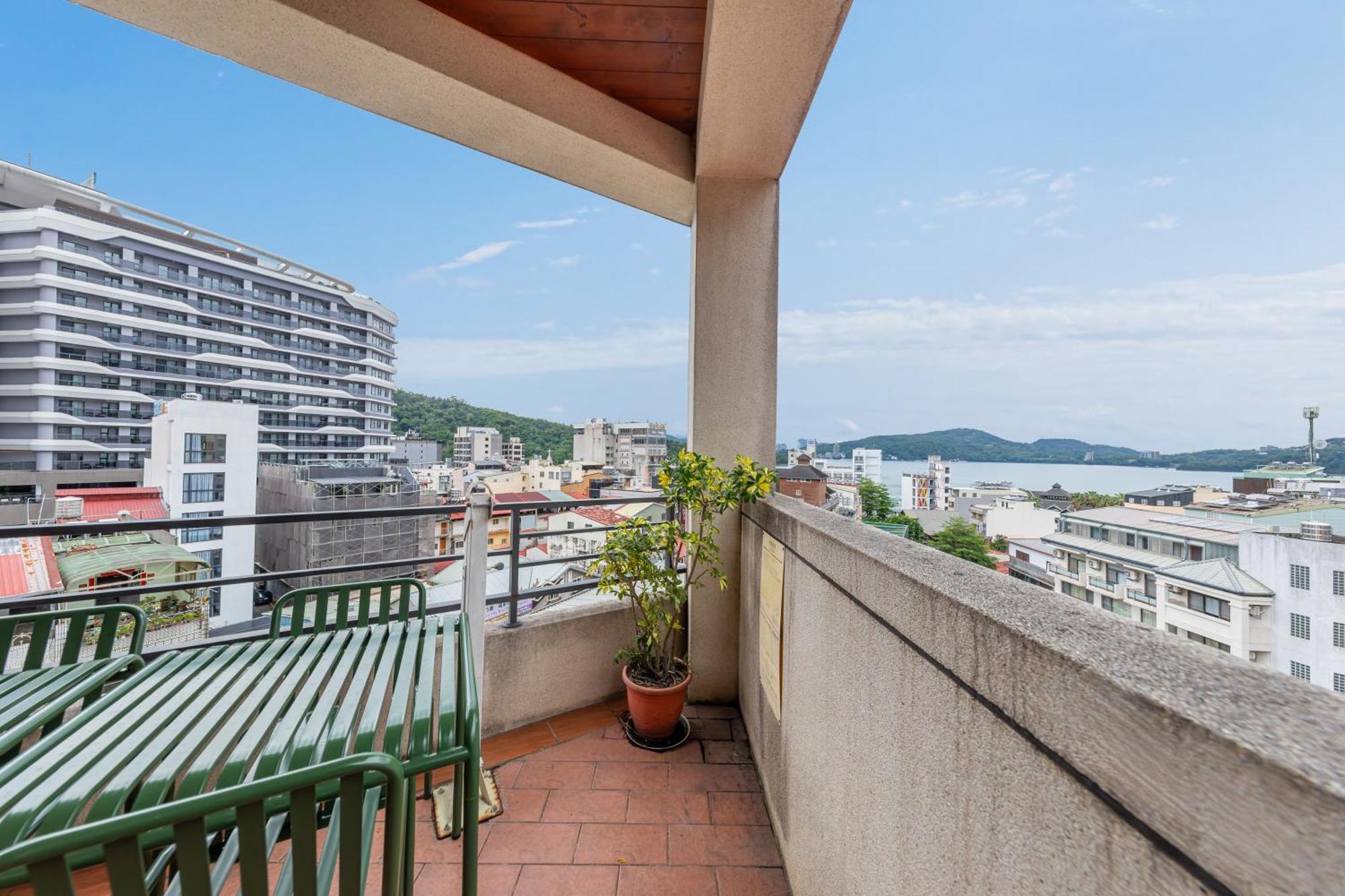 Sun Moon Lake Itathao Vacation Inn With Elevator Yuchi Bagian luar foto