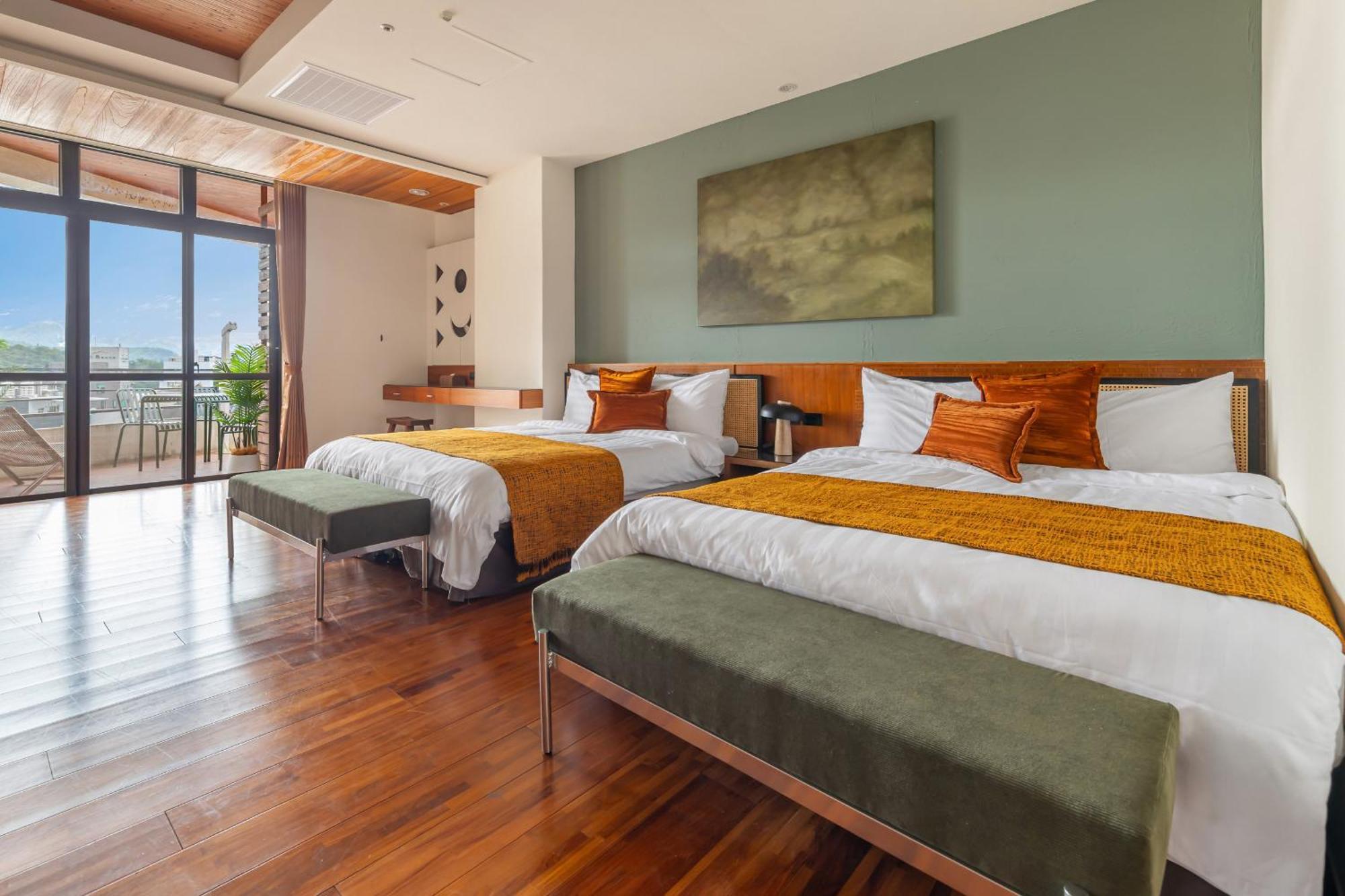 Sun Moon Lake Itathao Vacation Inn With Elevator Yuchi Bagian luar foto