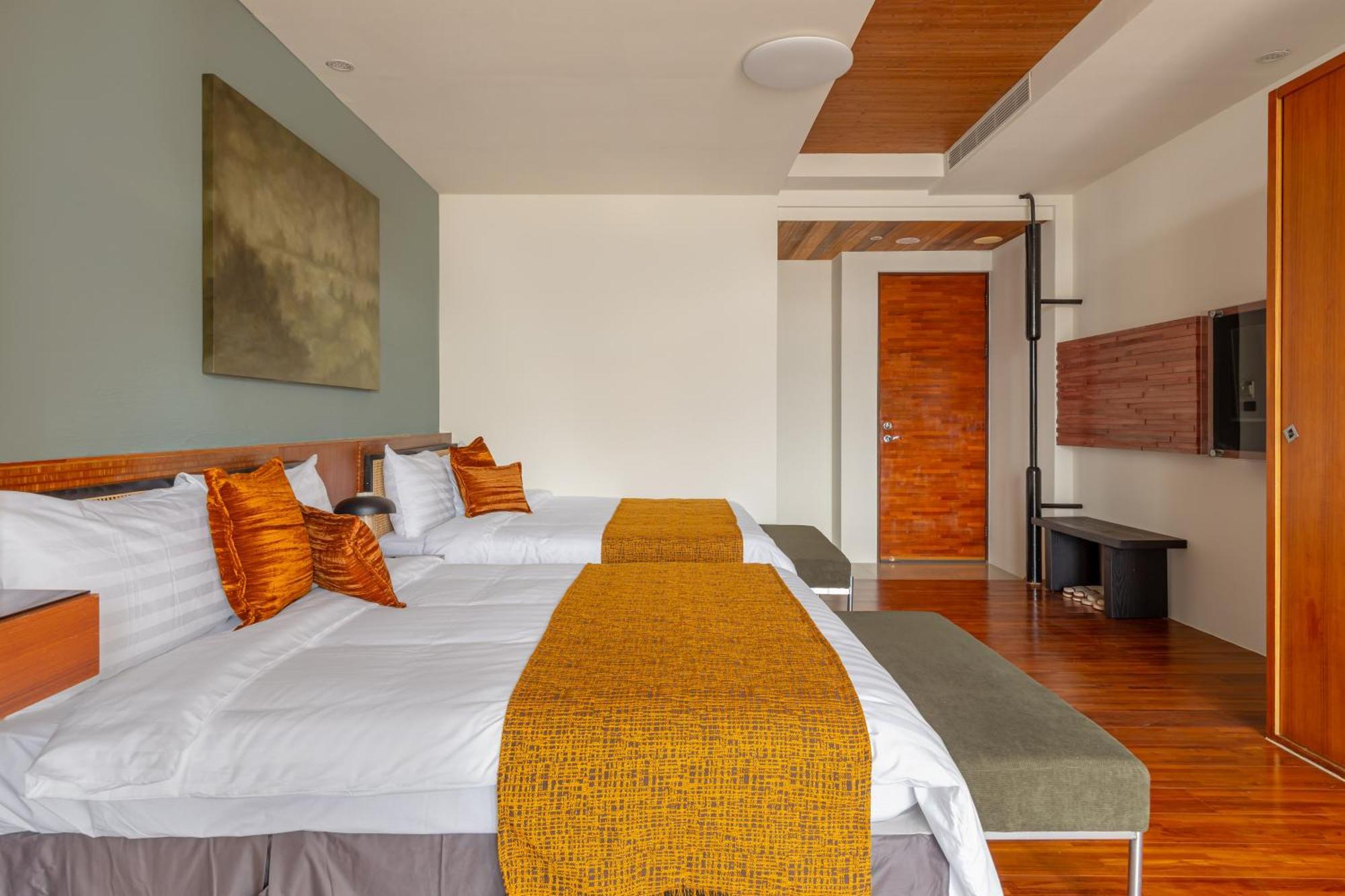 Sun Moon Lake Itathao Vacation Inn With Elevator Yuchi Bagian luar foto